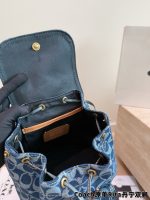 COACH Riya backpack size : 20×25 cm - Image 10