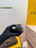 FENDI Baguette hobo bag size : 26cm - Image 10
