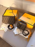 FENDI vanity size：16*11cm - Image 9