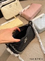 CHANEL 25A mini bag size : 22cm - Image 3