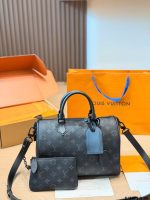 LOUIS VUITTON lv p9 30 cm - Image 3