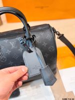 LOUIS VUITTON lv p9 30 cm - Image 5
