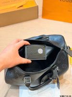 LOUIS VUITTON lv p9 30 cm - Image 9