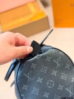 LOUIS VUITTON lv p9 30 cm - Image 10