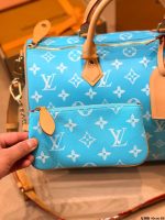 LOUIS VUITTON lv p9 30 cm - Image 4