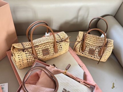 MIUMIU raffia hobo  size：23*17cm/ 33*15cm