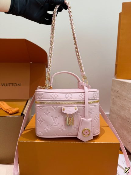 LOUIS VUITTON lv vanity pink size :  19*13 cm