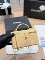 CHANEL raffia vanity LP bag  size : 19 x 12cm - Image 3