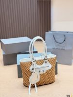 Balenciaga  le city hobo mini tote size :  25 x 20cm - Image 5