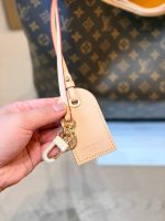 LOUIS VUITTON  LV Carryall medium  size : 35cm - Image 5