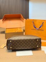 LOUIS VUITTON  LV Carryall medium  size : 35cm - Image 7