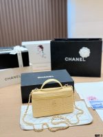 CHANEL raffia vanity LP bag  size : 19 x 12cm - Image 9