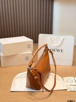 LOEWE mini Cala bag  size : 27X19X10 cm - Image 9