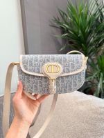 DIOR Bobby saddle bag size : 20X13 cm