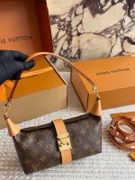 LOUIS VUITTON LV Pochette Mia size： 22*15cm