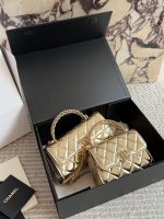 CHANEL Kelly bag size : 19*10cm      /    15*12cm