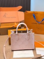 LOUIS VUITTON lv onthego size： 25 cm