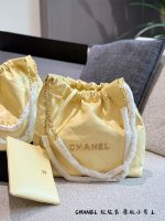 CHANEL 22bag  size: 35cm/ 38cm - Image 3