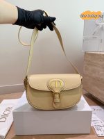 DIOR Bobby saddle bag size : 20X13 cm
