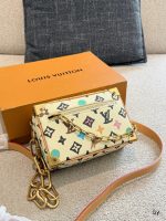 LOUIS VUITTON LV soft trunk - Image 2