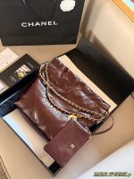 chanel 22bag medium size :  35*37cm
