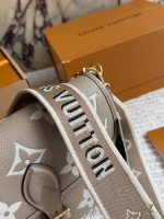 LOUIS VUITTON lv danie size : 25 X15 cm - Image 4