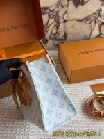 LOUIS VUITTON LV on the go tote size : 25 cm - Image 4