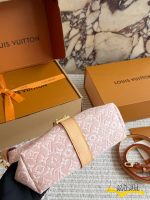 LOUIS VUITTON LV Pochette Mia denim size： 22*15cm - Image 4