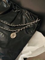 CHANEL 22bag  size: 30 cm / 35 cm - Image 5