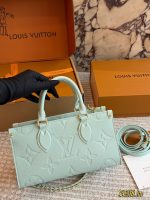 LOUIS VUITTON lv  onthego size : 25×13×10cm - Image 6