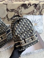 DIOR backpack monogram size：32*24cm