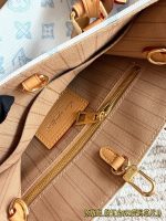 LOUIS VUITTON LV on the go tote size : 25 cm - Image 7