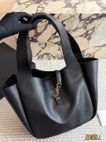 YSL Bea tote  size : 33 x 46cm