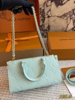 LOUIS VUITTON lv  onthego size : 25×13×10cm - Image 8