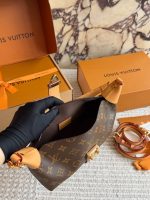 LOUIS VUITTON LV Pochette Mia size： 22*15cm - Image 9