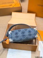 LOUIS VUITTON lv side trunk Flight Mode size : 24 x 16cm - Image 9